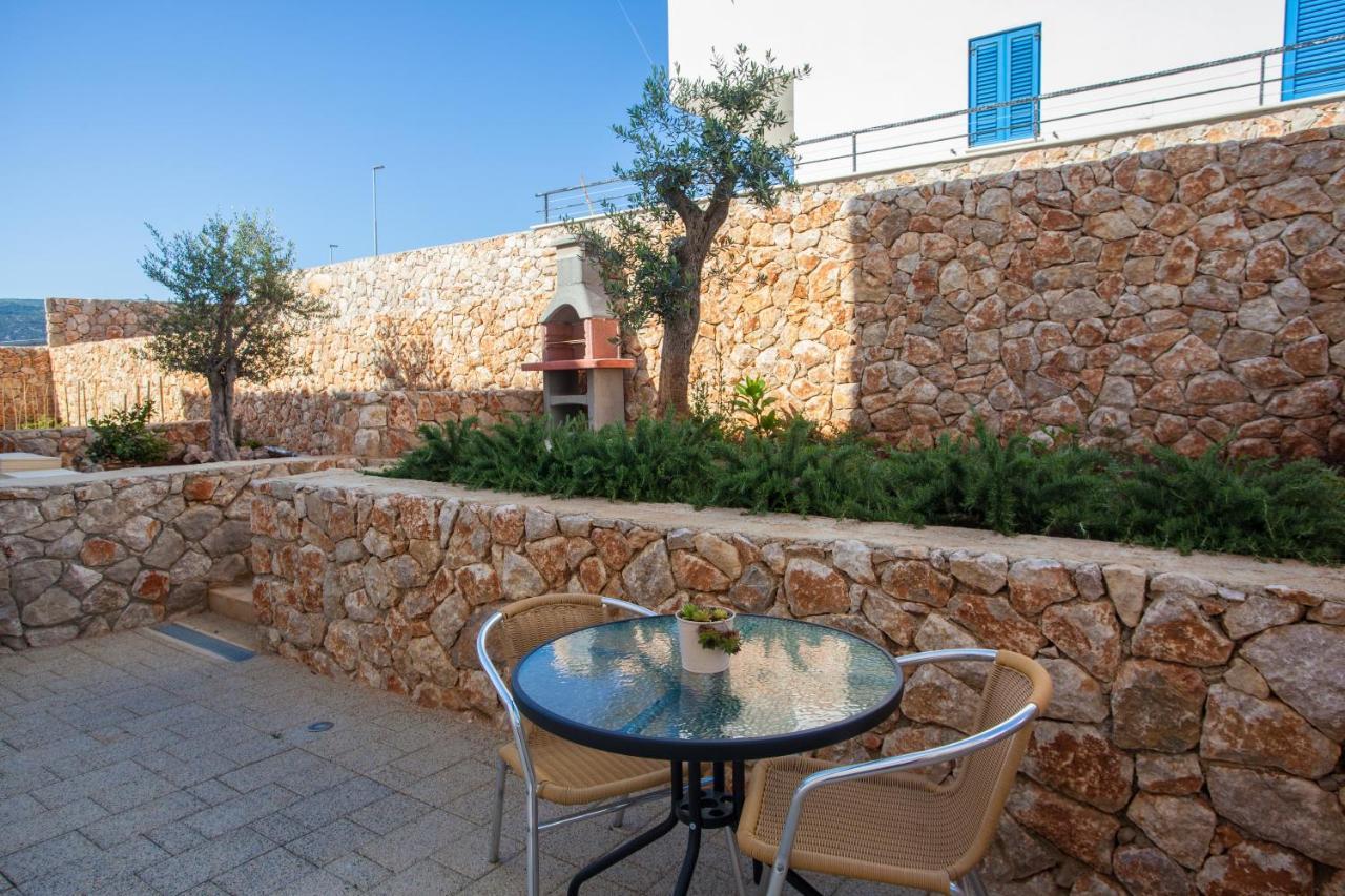 Apartman Madonnina Cres Exterior photo