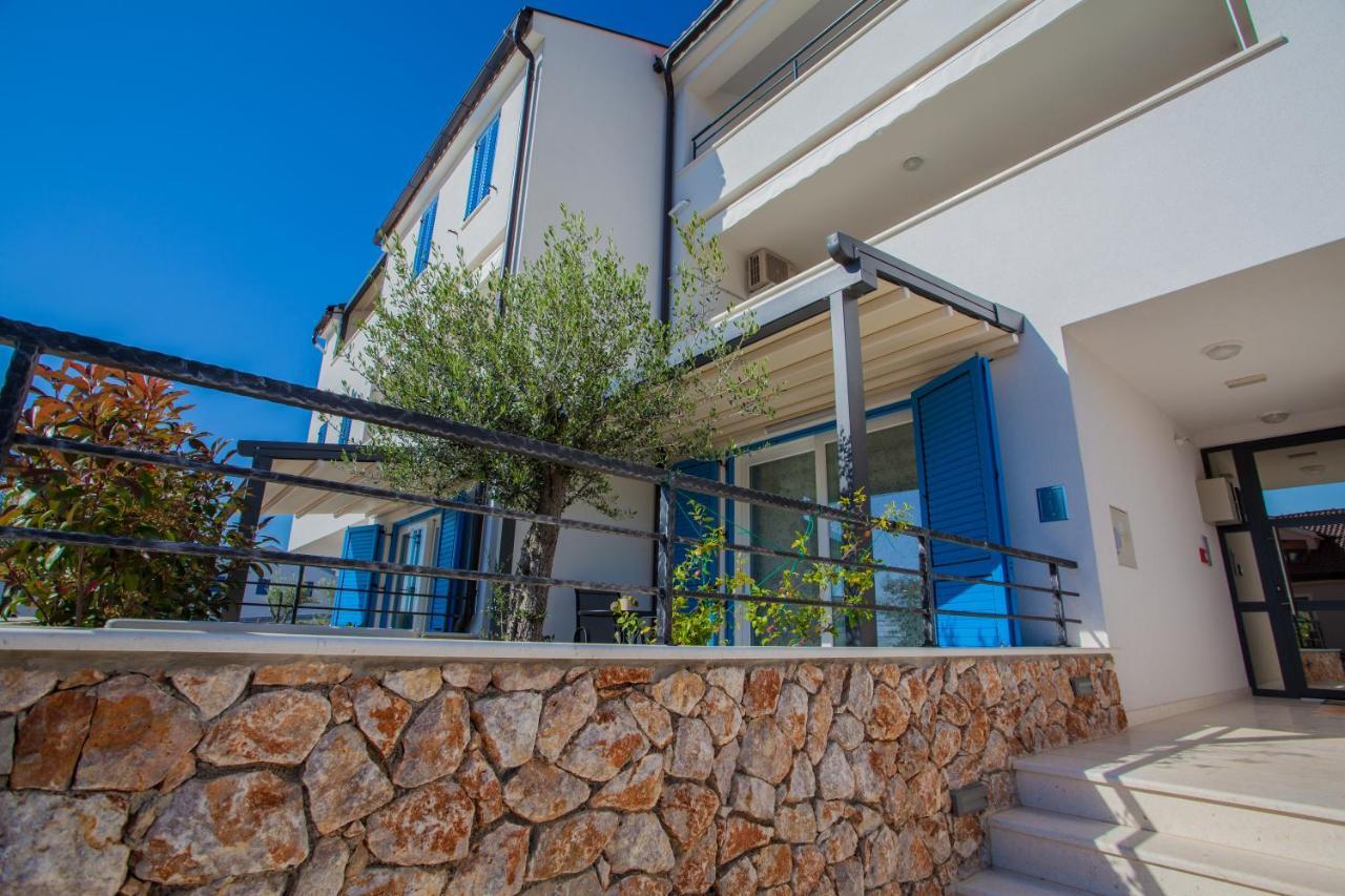 Apartman Madonnina Cres Exterior photo