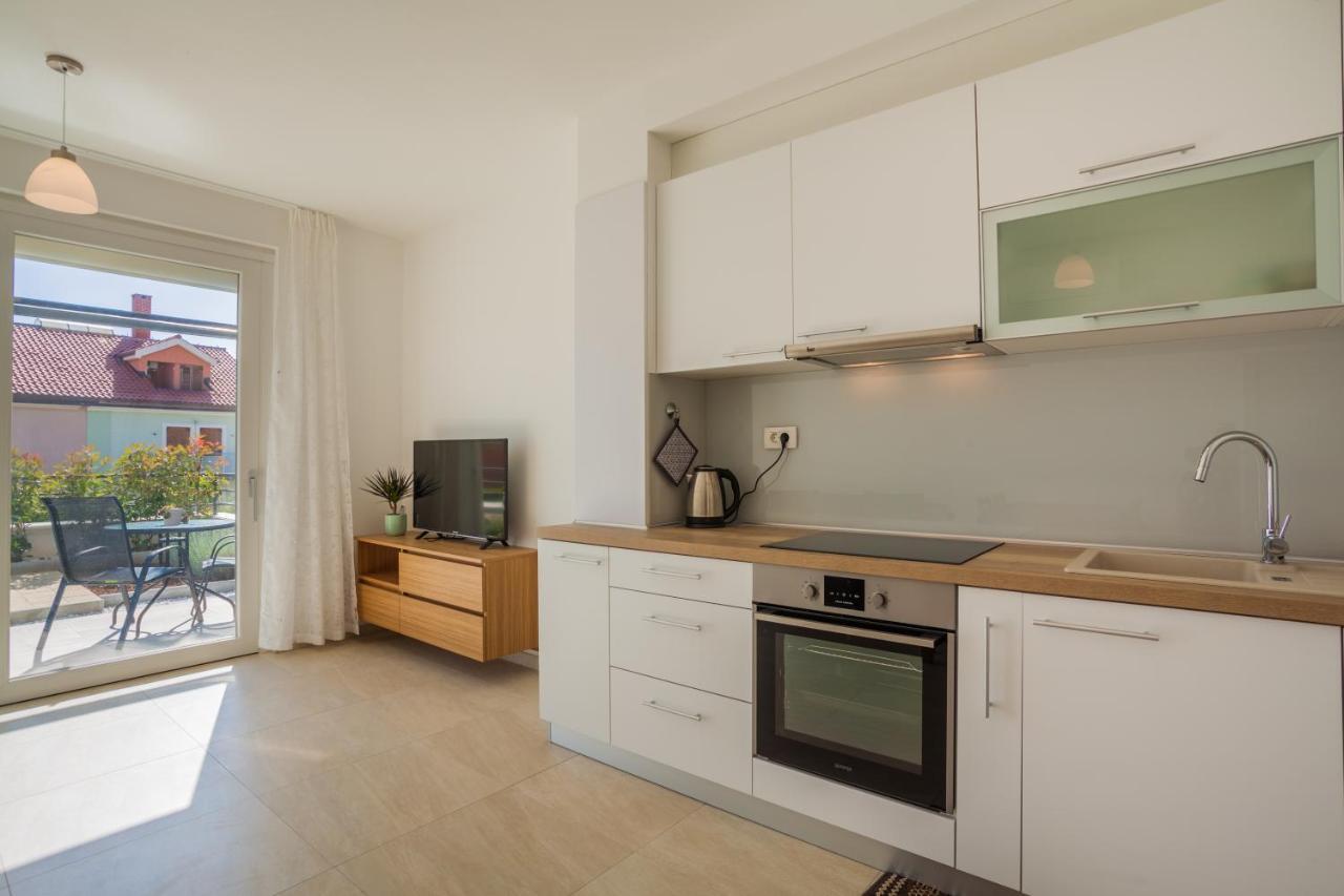 Apartman Madonnina Cres Exterior photo