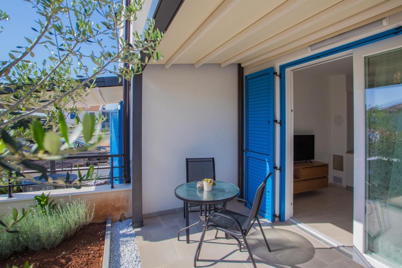 Apartman Madonnina Cres Exterior photo